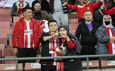 Samsunspor - Ankaragücü maçında evlilik teklifi
