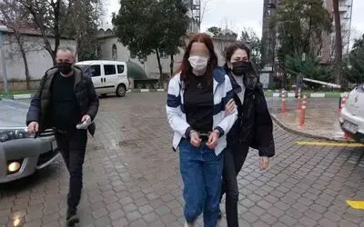 Araçlarında ve evlerinde uyuşturucuyla yakalandılar
