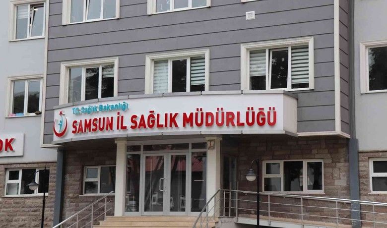 Samsun’un bazı ilçelerinde günlük aşı sayısı30’a kadar düştü, Sağlık Müdürlüğü uyardı - Samsun İl Sağlık Müdürü Dr. Öğr. Üyesi Muhammet Ali Oruç, “Bazı ilçelerimizde günlük aşı sayımızın 30’un altına düştüğü günler oluyor. Bu tablo, omicron varyantının artık kapımızı çalmaya başladığı şu günlerde, ilimizi Covid-19 karşısında yeniden savunmasız bir duruma düşürür” dedi.
