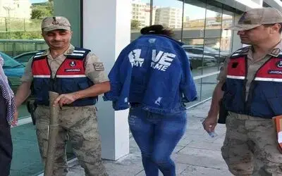 Amcasını öldüren genç kıza ceza indirimi
