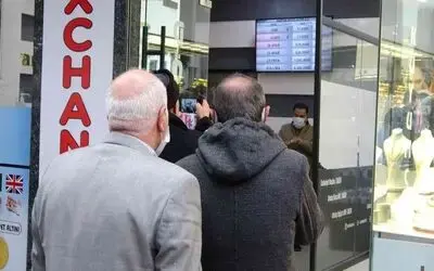 Türk Lirası değer kazandı, döviz bürolarında hareketlilik
