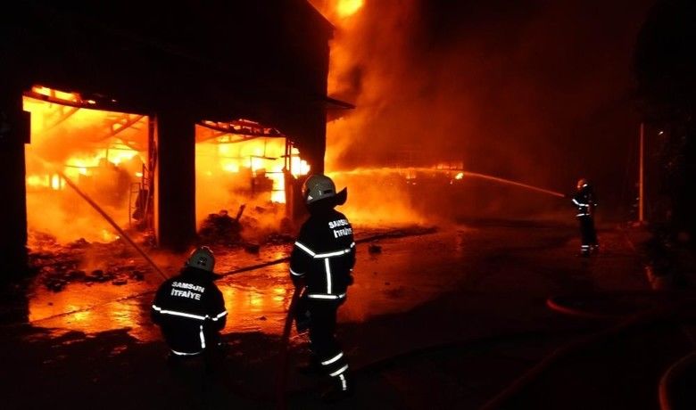 Samsun itfaiyesi 1 yılda 1968 yangın söndürdü
 - Samsun Büyükşehir Belediyesi İtfaiye Dairesi Başkanlığı ekipleri 2021 yılında 1968 yangını söndürürken, toplam 6 bin 129 olaya müdahale etti.