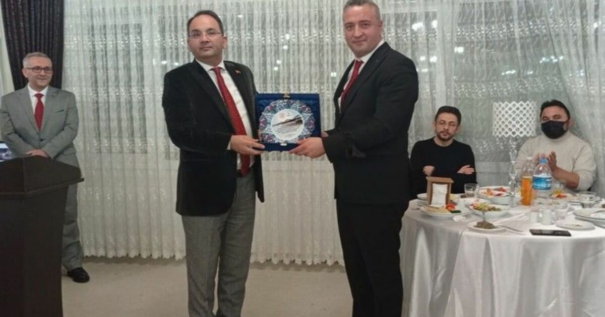 Şube müdürü Yüksel Aydın’a veda yemeği