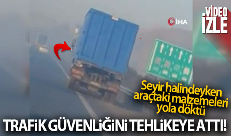 Yola döktüğü malzemelerle trafik güvenliğinihiçe sayan sürücüye para cezası - Ankara'da trafikte seyir halindeyken ani manevralar yaparak araçtaki malzemeleri yola döken sürücüye bin 783 lira idari para cezası uygulandı.