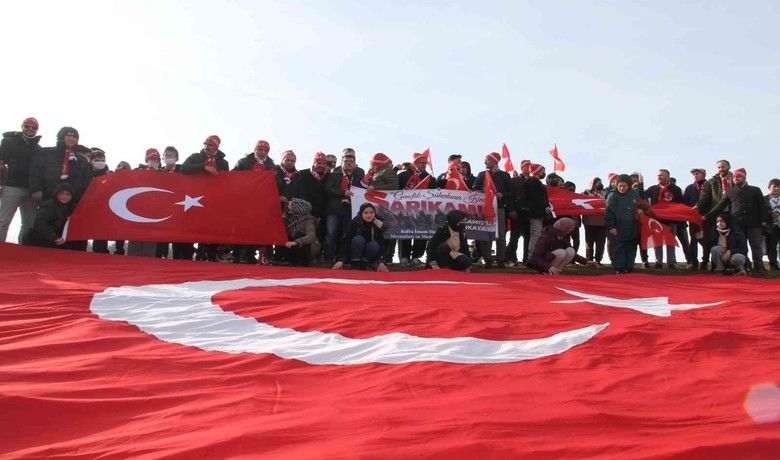 Bafra’da Sarıkamış şehitleri anıldı - Samsun’un Bafra ilçesinde Sarıkamış şehitleri, harekatın 107. yıl dönümünde Kapıkaya’da yapılan etkinliklerle anıldı.