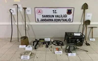 Kaçak kazı yapan 7 kişiyi jandarma suçüstü yakaladı
