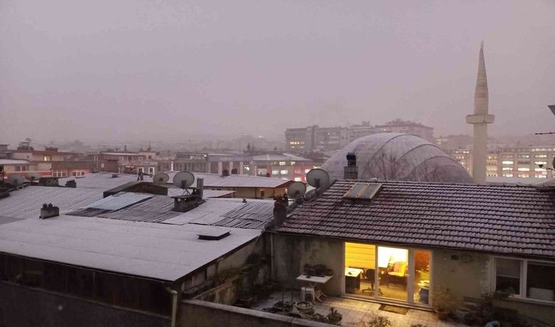 Samsun’da en çok yağış Salıpazarı’na düştü
 - Samsun’da son 24 saatte metrekareye 37 kilogram ile en çok yağış Salıpazarı ilçesine düştü.