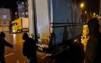 Pozitif olduğunu öğrenen tır sürücüsü kaza yaptı
