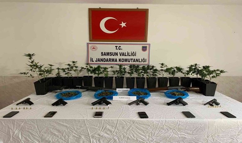 Bafra’da uyuşturucu ve silahele geçirildi: 1 gözaltı - Samsun’un Bafra ilçesinde jandarma ekiplerince yapılan operasyonda uyuşturucu ve silah ele geçirildi, 1 şüpheli gözaltına alındı.