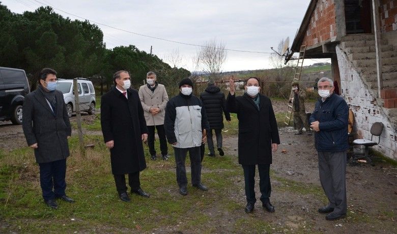 Kaymakam Ertürkmen: ”Vatandaşınayağına gidip hizmetlerimizi sunacağız” - Samsun Bafra Kaymakamı Cevdet Ertürkmen, Elifli Mahallesi’nde vatandaşlarla bir araya geldi. Ertürkmen,  "İlçemizin en ücra kösesinden şehir merkezinde tüm mahallelere ulaşarak vatandaşın ayağına gidip hizmetlerimizi sunacağız" dedi.