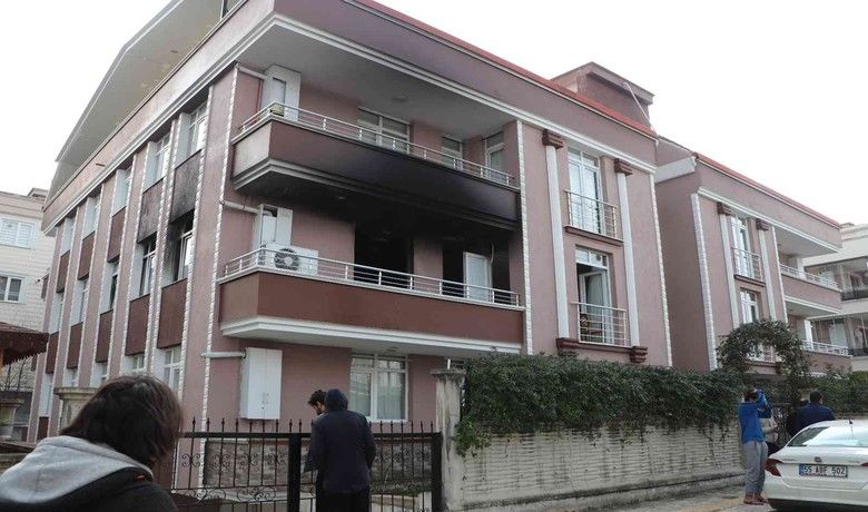 Samsun’da vakfa ait öğrenci evinde yangın
 - Samsun’da bir vakfa ait öğrenci evlerinde çıkan yangın paniğe yol açtı.