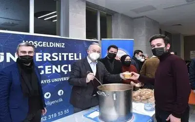 Rektörden öğrencilerin içini ısıtan hareket
