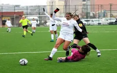 Turkcell Kadın Futbol Süper Ligi: YABPA: 0 - Galatasaray: 6
