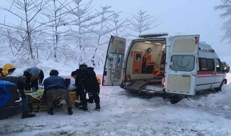 Ambulansların yolunu Büyükşehir açıyor
 - Samsun’da 144 araç ve 250 kişilik ekiple teyakkuza geçen Büyükşehir Belediyesi hastalara ulaşmakta güçlük çeken sağlık ekiplerine iş makineleri ile destek veriyor.