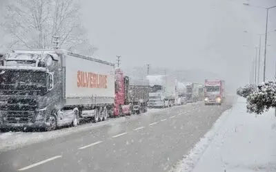 Samsun karayolu tır geçişine kapatıldı
