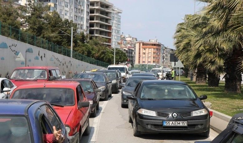 Samsun’daki taşıt sayısı 400 bine dayandı
 - Türkiye İstatistik Kurumu (TÜİK) verilerine göre Samsun’da trafiğe kayıtlı motorlu kara taşıtı sayısı 2021 Aralık ayı sonu itibarıyla 399 bin 127 oldu.