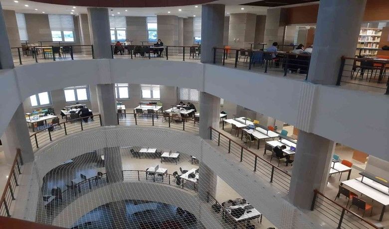 OMÜ Kütüphane final haftasında 24 saat açık
 - SAMSUN (İHA) – Ondokuz Mayıs Üniversitesi (OMÜ) Merkez Kütüphanesi öğrencilerin final haftası nedeniyle 24 saat açık kalarak hizmet veriyor.