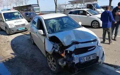 Samsun’da arıza yapan minibüse otomobil çarptı: 1 yaralı
