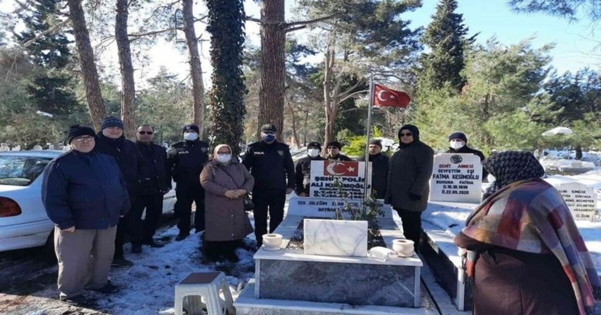 Şehit polis kabri başında dualarla anıldı