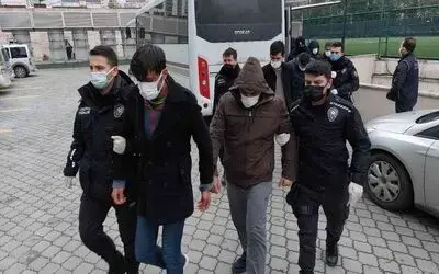 Samsun’da DEAŞ’tan gözaltına alınan 12 yabancı uyruklu şahıs adliyeye sevk edildi

