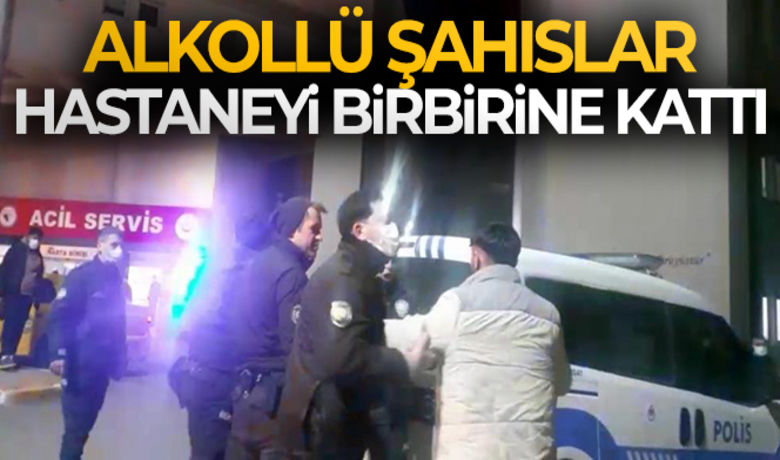Alkollü şahıslar hastanedekavga çıkardı: 2 gözaltı - Kocaeli’nin Darıca ilçesinde alkol alırken şişeyle ellerini kesip hastaneye gelen 2 şahıs, burada olay çıkarınca polis ekipleri tarafından gözaltına alındı.