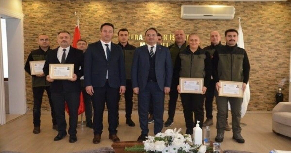 Kaymakam Ertürkmen’den orman işletme çalışanlarına başarı belgesi
