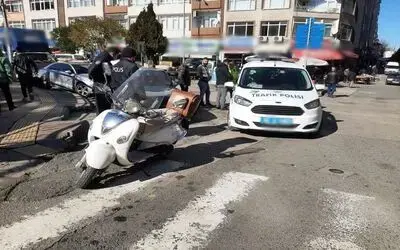 Motosiklet ile ticari taksi çarpıştı: 1 yaralı
