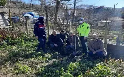 Şehit babası 3 binin üzerinde fidan dikti
