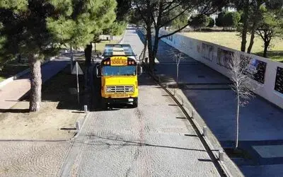 Hayalindeki otobüsü 700 bin TL harcayarak yaptı, insanların ilgi odağı oldu
