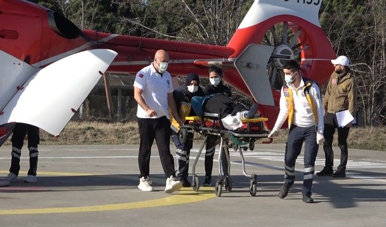 Beyin kanaması geçiren hastanınyardımına ambulans helikopter yetişti - Samsun’da beyin kanaması geçiren 51 yaşındaki hastanın yardımına ambulans helikopter yetişti.
