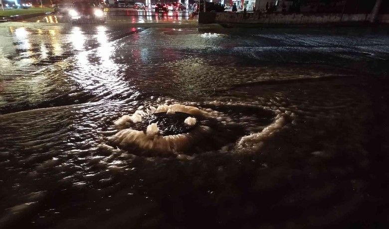 Samsun’da metrekareye 52 kilo yağış düştü
 - Samsun’da son 24 saatte metrekareye 52 kilo yağış düştü.