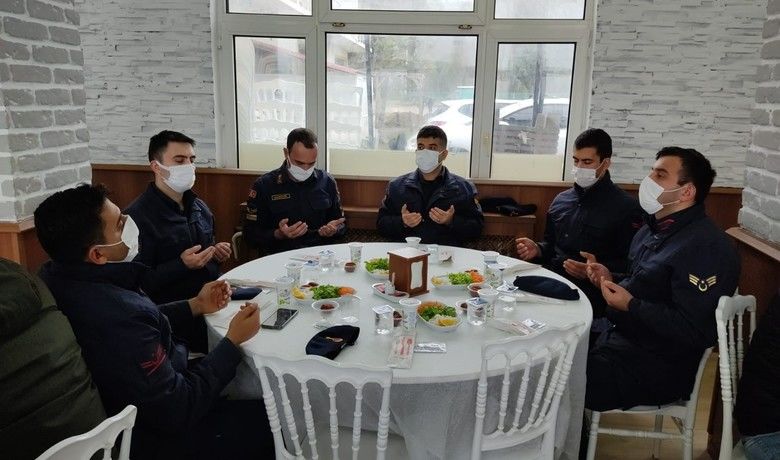 İdlib şehidi Elibol için mevlit okutuldu
 - Samsun’un Alaçam ilçesinde Şehit Uzman Onbaşı Şükrü Elibol için mevlit programı düzenlendi.