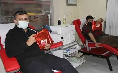 Kan bağışlayana kitap hediyesi
