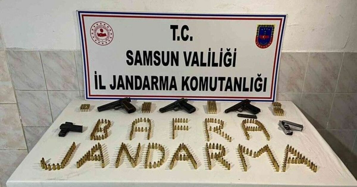 Bafra’da ruhsatsız silah ve mermi ele geçirildi
