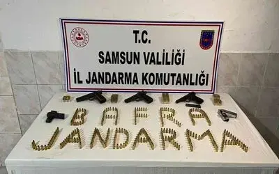 Bafra’da ruhsatsız silah ve mermi ele geçirildi
