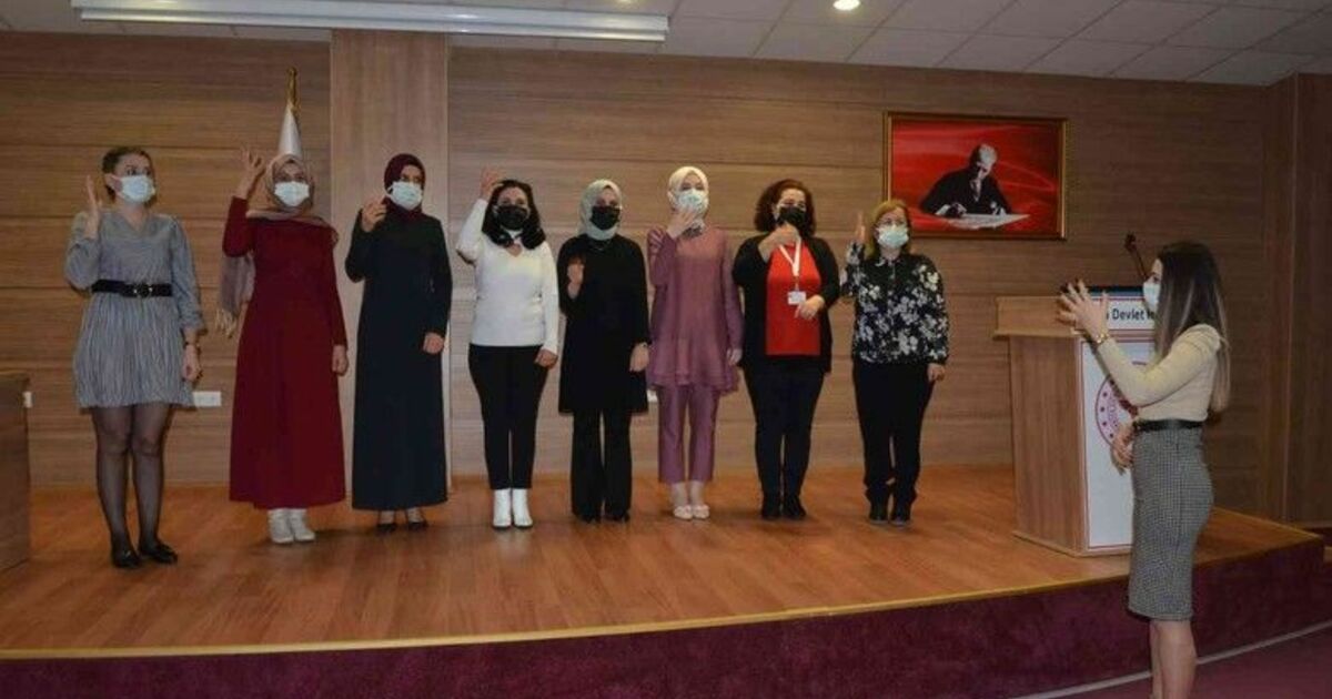 Sağlık çalışanları işaret dili öğrendi
