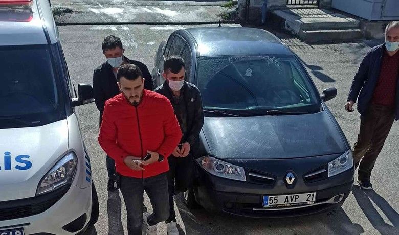 Tartıştığı kişiyi bıçaklayan şüpheli yakalandı
 - Samsun’un Bafra ilçesinde alacak-verecek kavgasında 1 kişiyi bıçaklayan şüpheli gözaltına alındı.