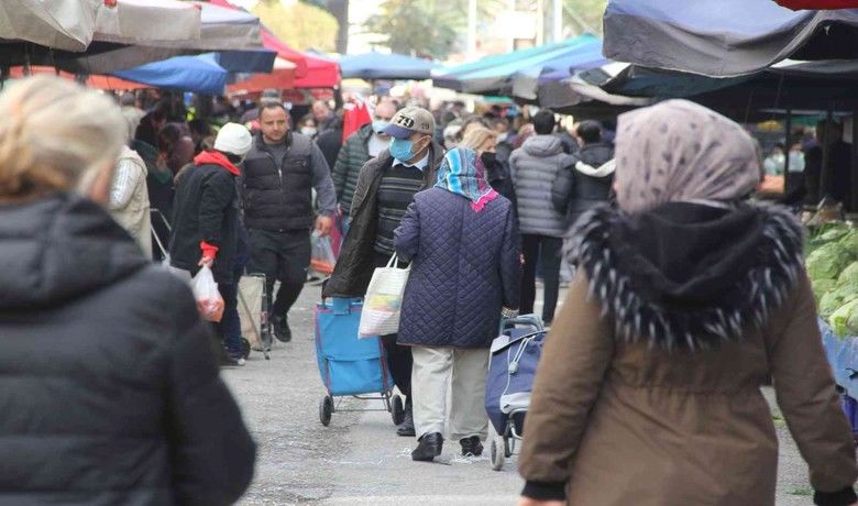 Samsun’da semt pazarları hareketli
 - Samsun’da haftanın belli günleri kurulan semt pazarları hareketliliğini korurken, fiyatlar ise alıcıyı ve satıcıyı memnun etmedi.