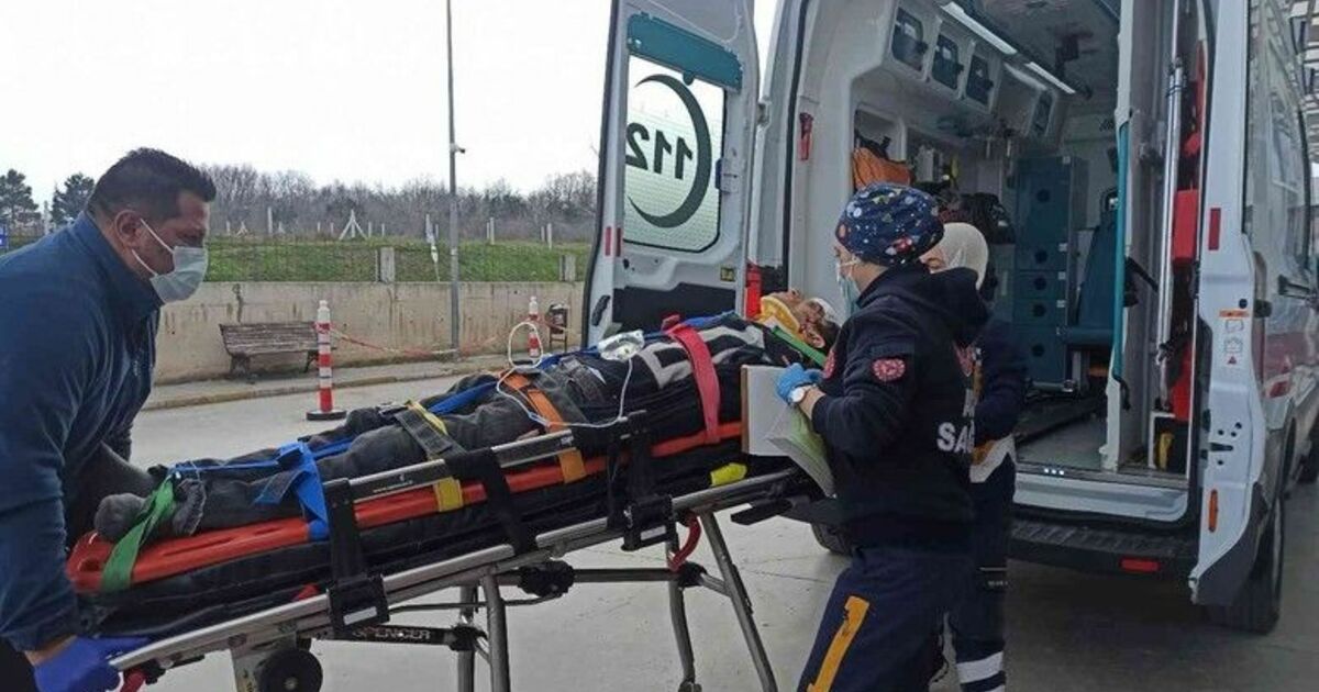 4. kattan 1. katın balkonuna düşen şahsı kurtarmak için zamanla yarıştılar
