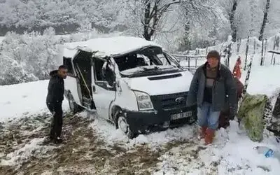 Yakakentte Öğrenci Servisi Devrildi: 1 Ölü 7 yaralı