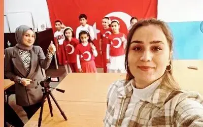 Minik öğrenciler işaret dili ile İstiklal Marşı’nı okudu
