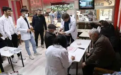 Hemşire adaylarından ücretsiz sağlık taraması ve eğitimi
