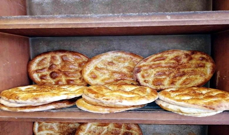 Samsun’da pide fiyatları belli oldu: Sadepide 6, yumurtalı pide 7,5 TL - Samsun’da 350 gram sade pide fiyatı 4 TL’den 6 TL’ye, yumurtalı pide fiyatı ise 5 TL’den 7,5 TL’ye çıkarıldı.
