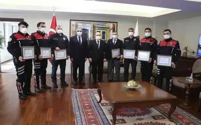La Casa De Samsun olayında kardeşleri yakalayan polislere ödül
