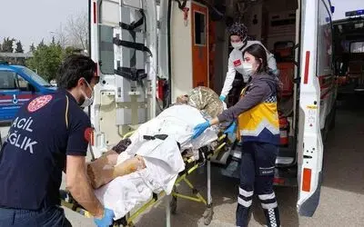Yaşlı adam yaktığı ateşin içine düşerek ağır yaralandı
