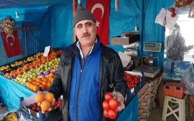 Domates ve portakalı çalınan manav hırsıza seslendi: "Ramazan günü ayıp, isteseydin verirdik"

