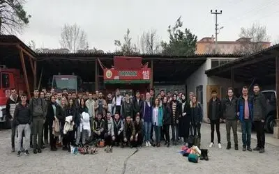 Ormancılık bölümü öğrencileri arazi tatbikatında
