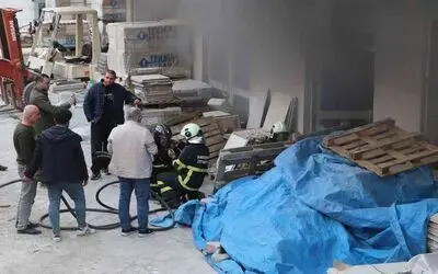 İnşaat malzemeleri deposunda yangın
