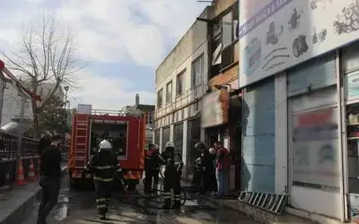 Oto anahtarcıdaki yangın korkuttu
