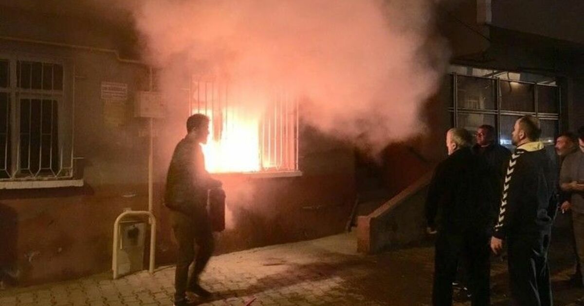 Bafra’da yangın paniği: Yaşlı adam ölümden döndü